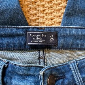 Abercrombie jeans, mid-rise Harper Ankle style